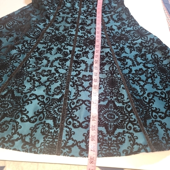 Danny and Nicole size 14 sleeveless dress with zipper back - Picture 15 of 16